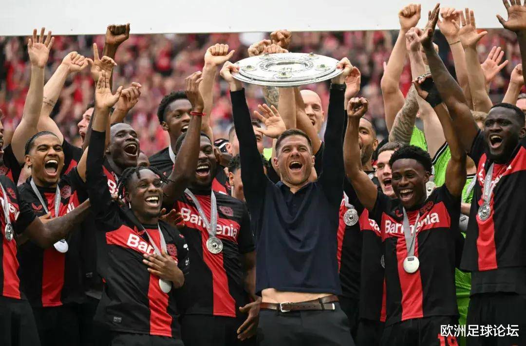 德甲赛程吃紧，皇家马德里关键时刻单刀错失，震撼外界，更衣室氛围转暖的简单介绍