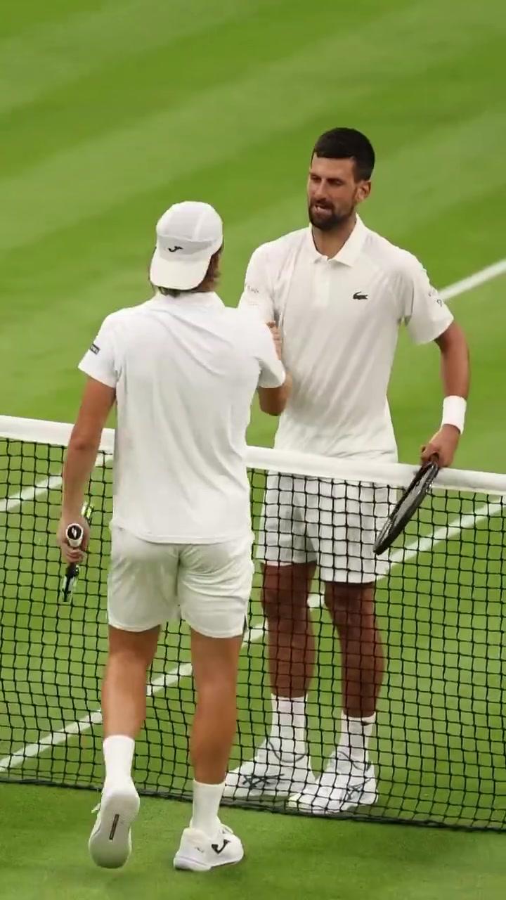 包含刚刚！德约科维奇在雄鹿比赛中大胜欧冠赛后热度飙升，赛前勒沃库森备战德甲的词条