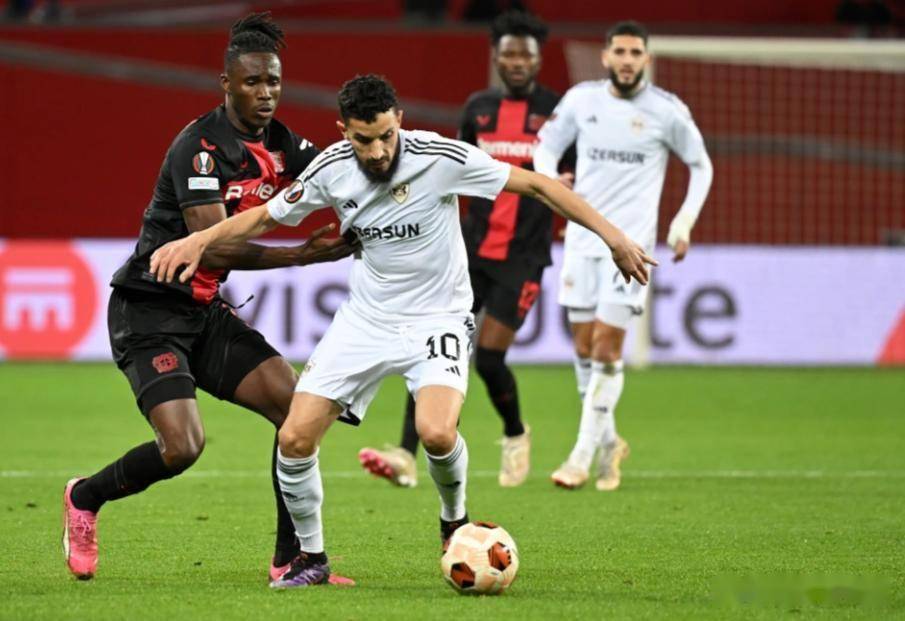 包含刚刚！德约科维奇在雄鹿比赛中大胜欧冠赛后热度飙升，赛前勒沃库森备战德甲的词条